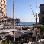 아파트 In The Historic Center, 80 M From The Sea