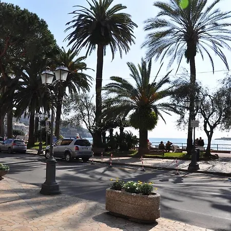 Apartmán In The Historic Center, 80 M From The Sea